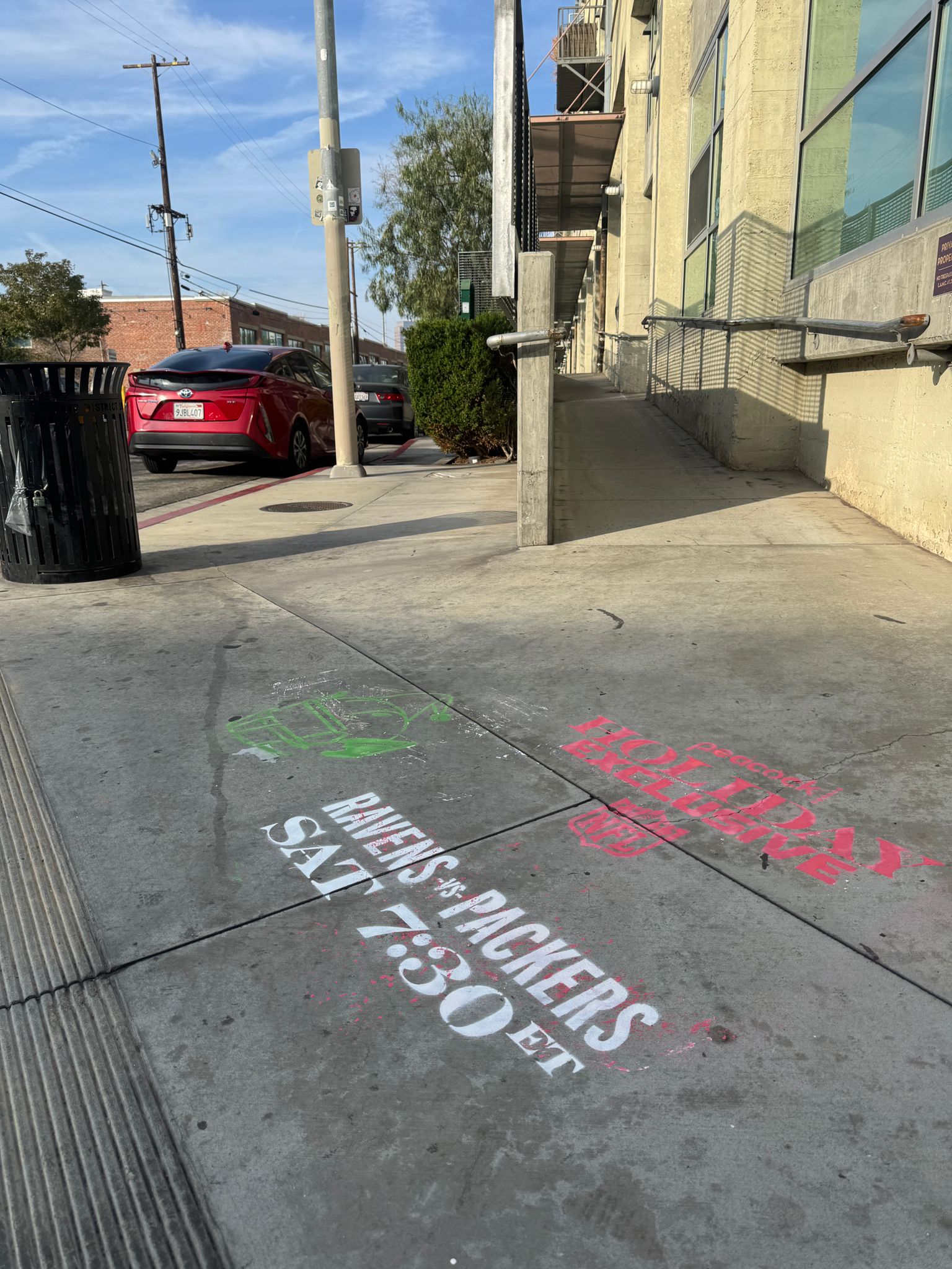 Stencil 27.8 Arts District Hewitt St